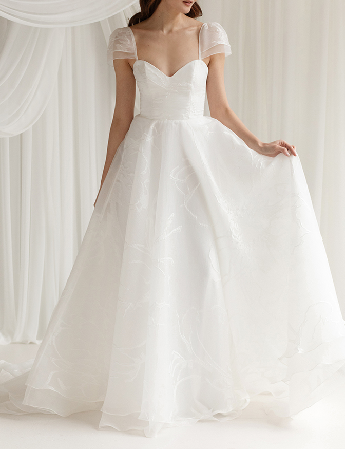 Truvelle Desiree w/ Cap Sleeve