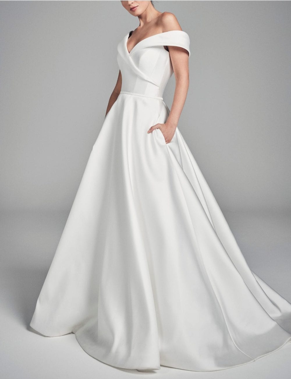 lovelybride suzanneneville sapphire front