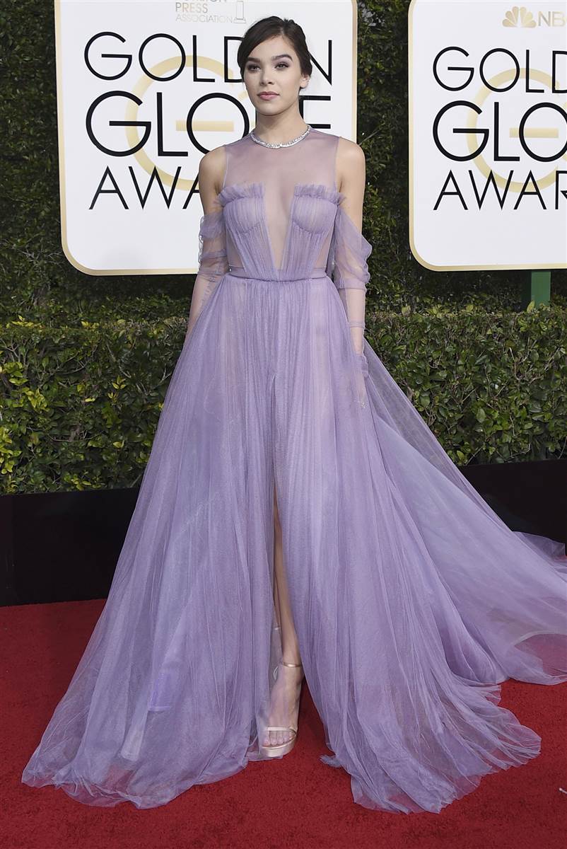golden-globes-hailee-steinfeld-today-170108_db7f5db0fd223b65eeaab8591b5dc641-today-inline-large2x