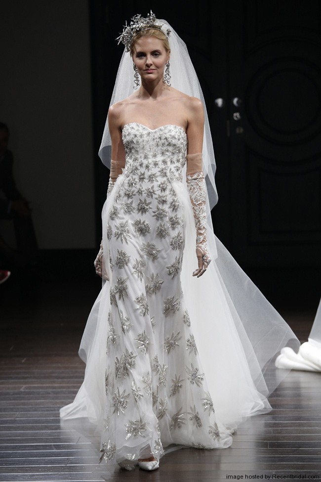 naeem-khan-spring-2016-strapless-sweetheart-beaded-sheath-wedding-gown